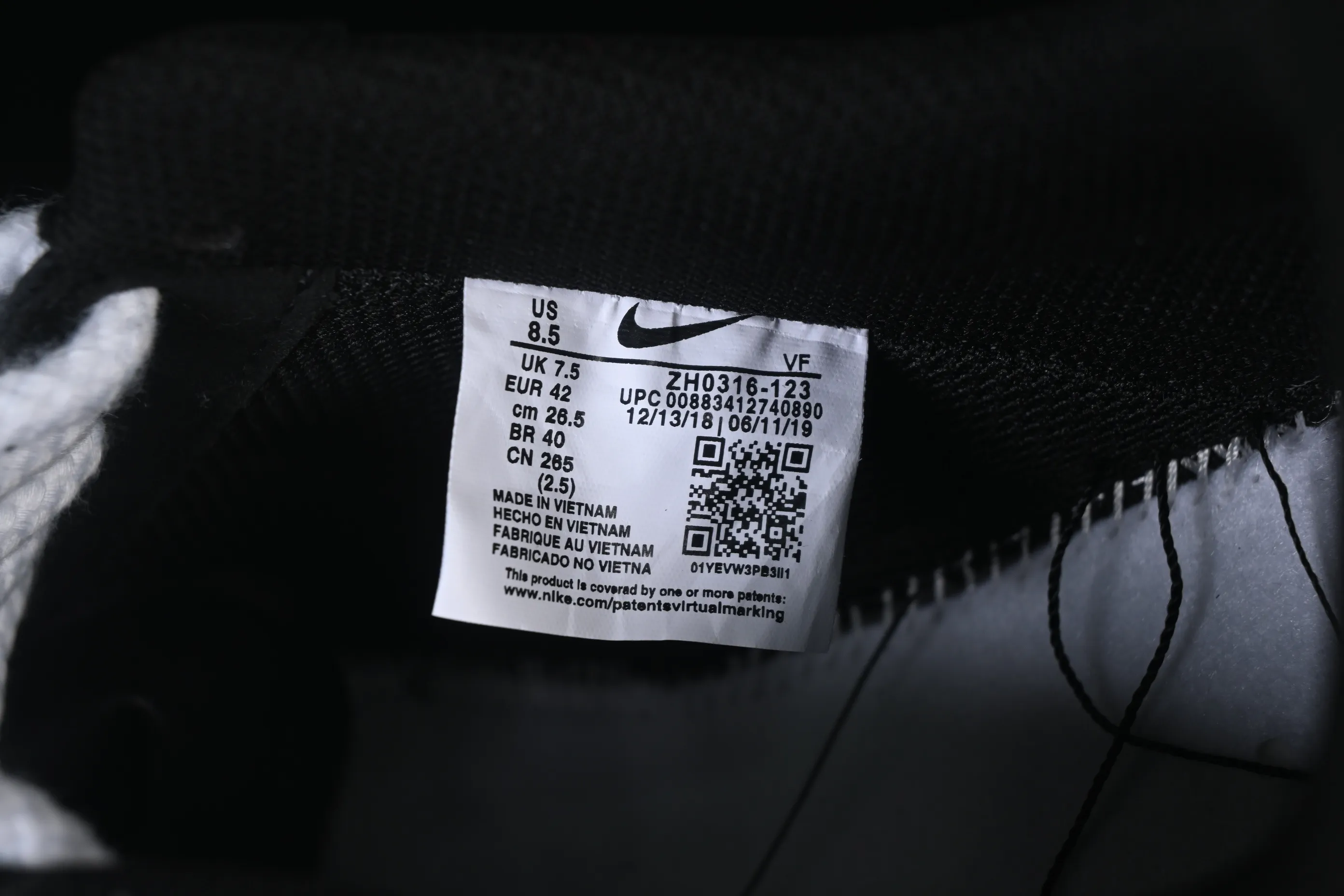 All categories Nk Air Force 1 Air Force series Nk Air Force 1 Low Air Force low top Nike Air Force 1'07 Low Two-dimensional theme Black pattern hook Air Force 1 low-top casual sneakers ZH0316-123
